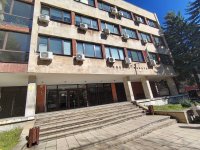 Съдът в Дупница остави в ареста задържаните по случая с нелегалната фабрика за цигари