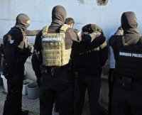 Разбиха канал за трафик на мигранти през България, шестима са задържани