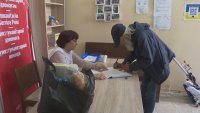 Близо 50 бездомни в Русе получиха за Великден помощ от Българския Червен кръст