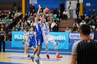 Спартак Плевен уби мечтите на Академик за плейофи след трилър