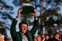 Рори Макилрой влезе в историята на голфа с втора поредна титла на Мастърс