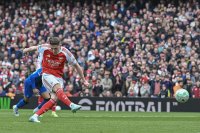 Домакински провал на Арсенал съживи борбата за титлата в Англия