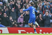 Челси планира сериозна инвестиция в халфовата линия