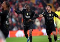 ПСЖ показа кой е шампионът и на "Анфийлд"