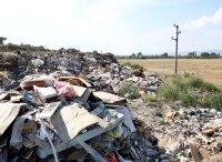 Започна разчистването на незаконното сметище край езерата на Долни Богров