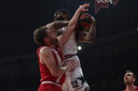 Усилията на Везенков узакониха първото място на Олимпиакос в Евролигата (ВИДЕО)