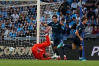 Лацио шокира Наполи в Неапол и доближи Интер до титлата