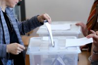 Проблеми с машинното гласуване в София: Секции в "Красно село" и "Люлин" преминаха към хартия