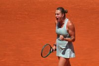 Арина Сабаленка победи Наоми Осака и продължава защитата на титлата си в Мадрид