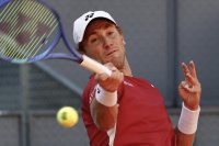 Каспер Рууд оцеля в тричасова драма срещу Циципас, Рафаел Ходар продължава да изумява в Мадрид