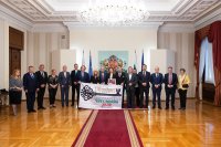 Президента Илияна Йотова разговаря с представители на читалищата