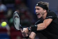 Зверев записа успех в два сета над Атман