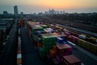 Тръмп заплаши да вдигне митата за коли и камиони от ЕС с 25%