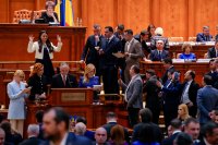 Правителството на Румъния падна след вот на недоверие
