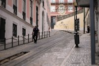 Задържаха 15 полицейски служители за случаи на изтезания в два полицейски участъка в Лисабон
