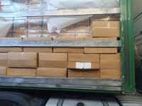 Митничари на пункт "Калотина" задържаха 500 кг контрабанден тютюн за наргиле