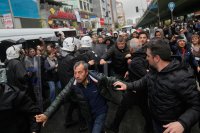 Протести и арести в Турция по време на шествия за 1 май (СНИМКИ и ВИДЕО)