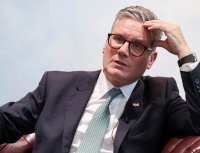 Британският премиер отказа да подаде оставка - каква ще бъде политическата му съдба?