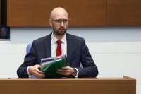 Парите на държавата: Депутатите изслушаха финансовия министър