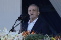 Президентът на Иран: Няма да водим преговори с наведена глава