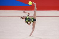 Стилияна Николова поведе в класирането на обръч и топка на държавното по художествена гимнастика