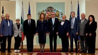 Илияна Йотова връчи Почетния знак на президента на изтъкнати културни дейци