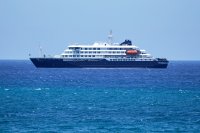 Заразата с хантавирус: Корабът-огнище пристига в Ротердам