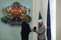 Дейци в областта на културата и образованието получиха Почетния знак на президента (СНИМКИ)