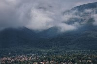 Валежите продължават и през нощта в части от Северна България