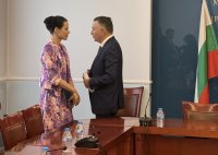 Кметът на Карлово настоя пред здравния министър за спешни мерки в подкрепа на общинските болници