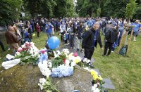 От Левски поднесоха венци и цветя на Могилката (ГАЛЕРИЯ)