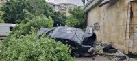 Трима мигранти бяха открити в катастрофирал автомобил след полицейско преследване в Бургас