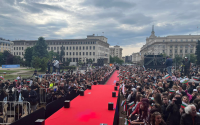НА ЖИВО: Червен килим за DARA: БНТ и Столичната община организираха BANGARANGA PARTY