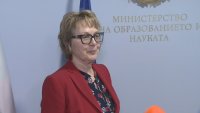 В 783 училищата в страната се провежда изпитът по български език и литература за зрелостниците