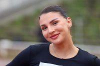 Еврошампионката Радина Величкова минава през бал по пътя си към световното