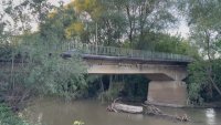След водното бедствие: Има опасност да рухне мост и да откъсне две села