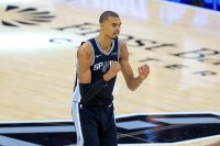 Виктор Уембаняма изведе Сан Антонио до решителен седми мач срещу Оклахома