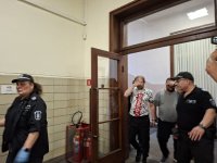 Оставиха в ареста помагачи за трафик на марихуана за над 250 000 евро