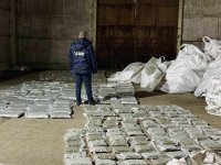 250 кг високорискова дрога и малък хеликоптер за наркотрафик откриха след спецакция край Ямбол (СНИМКИ)