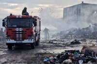Няма замърсяване на въздуха край Стара Загора след пожара, унищожил 50 тона пластмаси