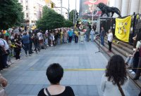 Граждани се събраха пред Съдебната палата в София в памет на загиналите на Петрохан и Околчица