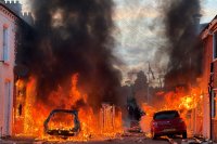 Антиимигрантски протести в Белфаст