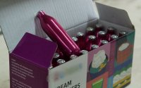 Откриха 4000 дози райски газ във Варна