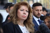 Илияна Йотова: Подпалването на дипломатически автомобили го приемам като посегателство срещу България