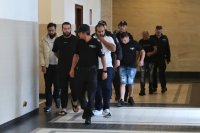 Съдът остави в ареста осемте обвиняеми за трафик на мигранти