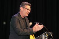 Съперник на британския премиер Киър Стармър влиза в парламента