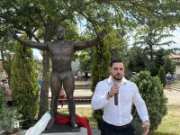 Паметник на олимпийския шампион по вдигане на тежести Милен Добрев беше открит в село Житница
