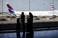 МВнР: Възможни са закъснения на полети до три летища в Париж