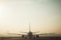 Самолет на полската авиокомпания LOT кацна извънредно на летище Бургас заради грешен код за отвличане