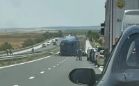 Тежка катастрофа с трима загинали: Затварят автомагистрала &ldquo;Тракия&rdquo; в посока Бургас